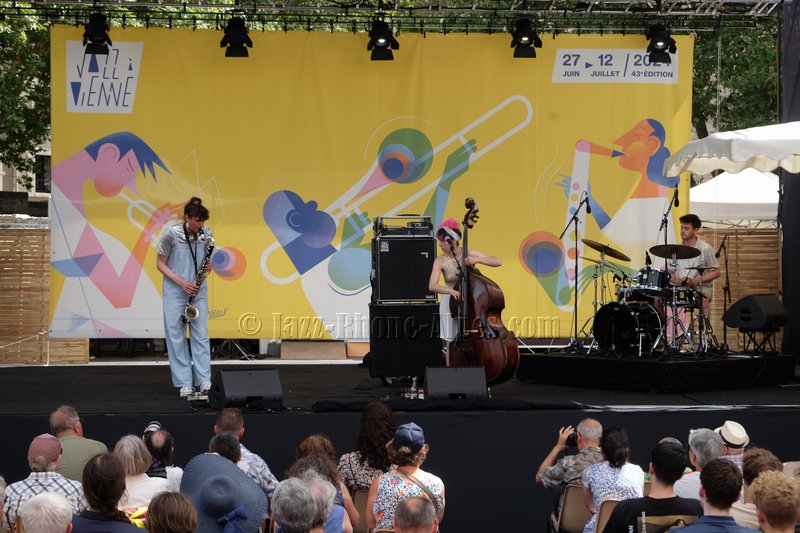 240709-02-louise-knobil-trio-cybele-16592
